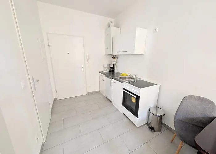 Charming At Maerzstrasse Close To Attractions Mz *