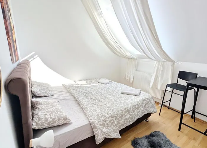 Charming At Maerzstrasse Close To Attractions Mz *