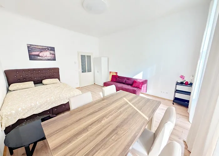 Charming At Maerzstrasse Close To Attractions Mz