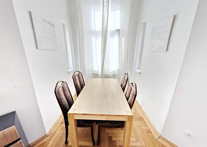 Apartment Charming At Maerzstrasse Close To Attractions Mz